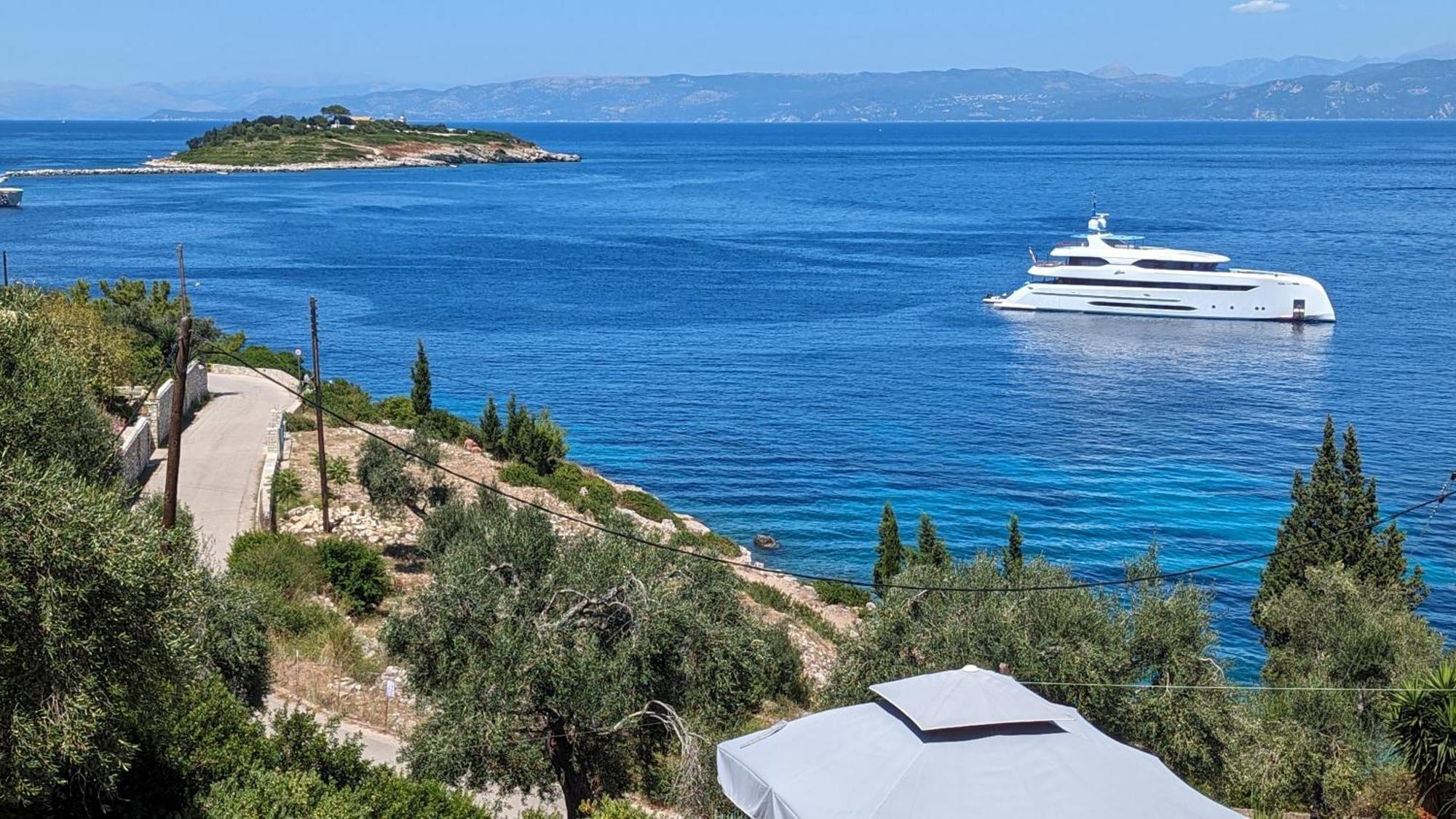 Villa Avgerini Paxos Gaios Ruang foto