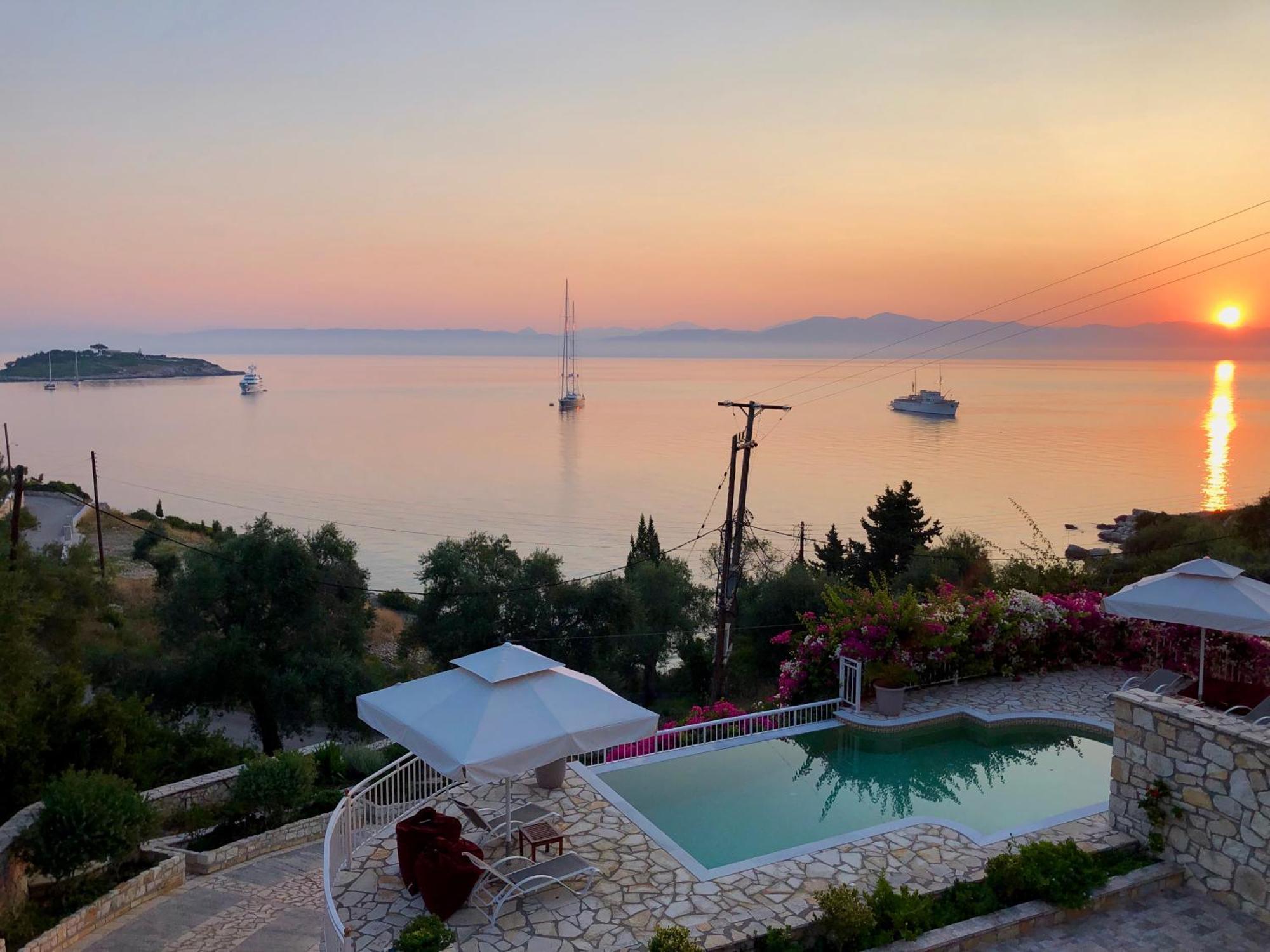 Villa Avgerini Paxos Gaios Ruang foto